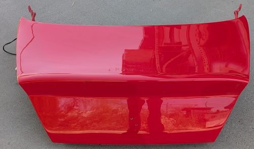 550 trunk lid top view